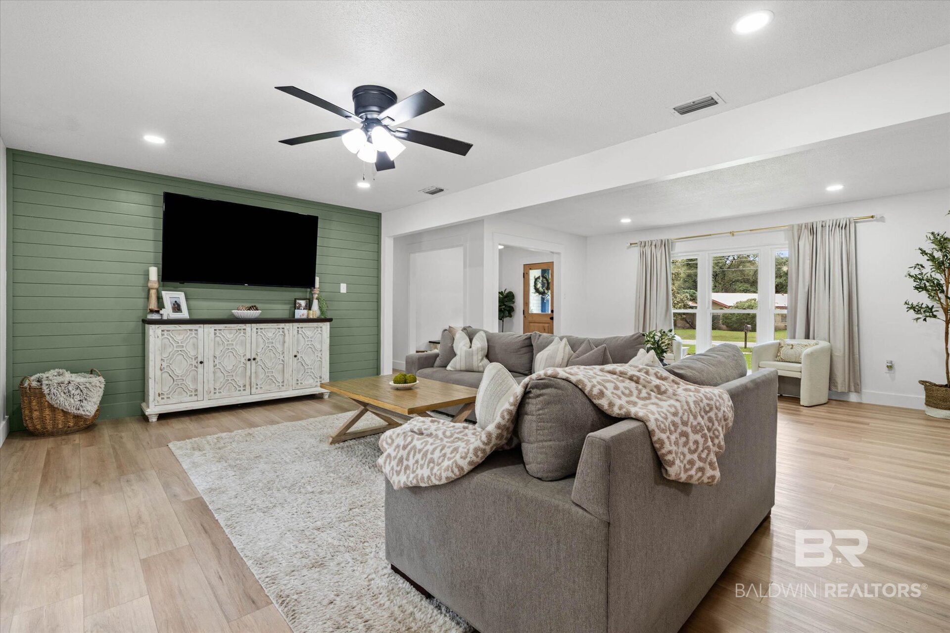 5404 Scanlan Way West Satsuma, AL 36572 - Photo 7 of 20 Living Room