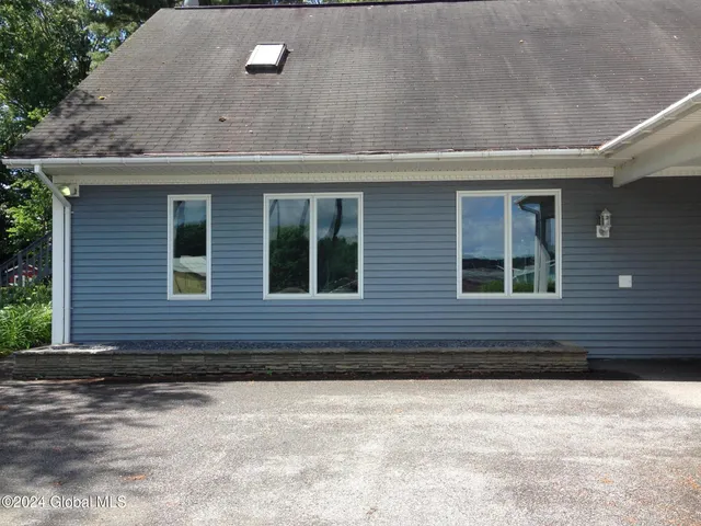 $425,000 | 336 Highway 29, Greenwich, NY 12834