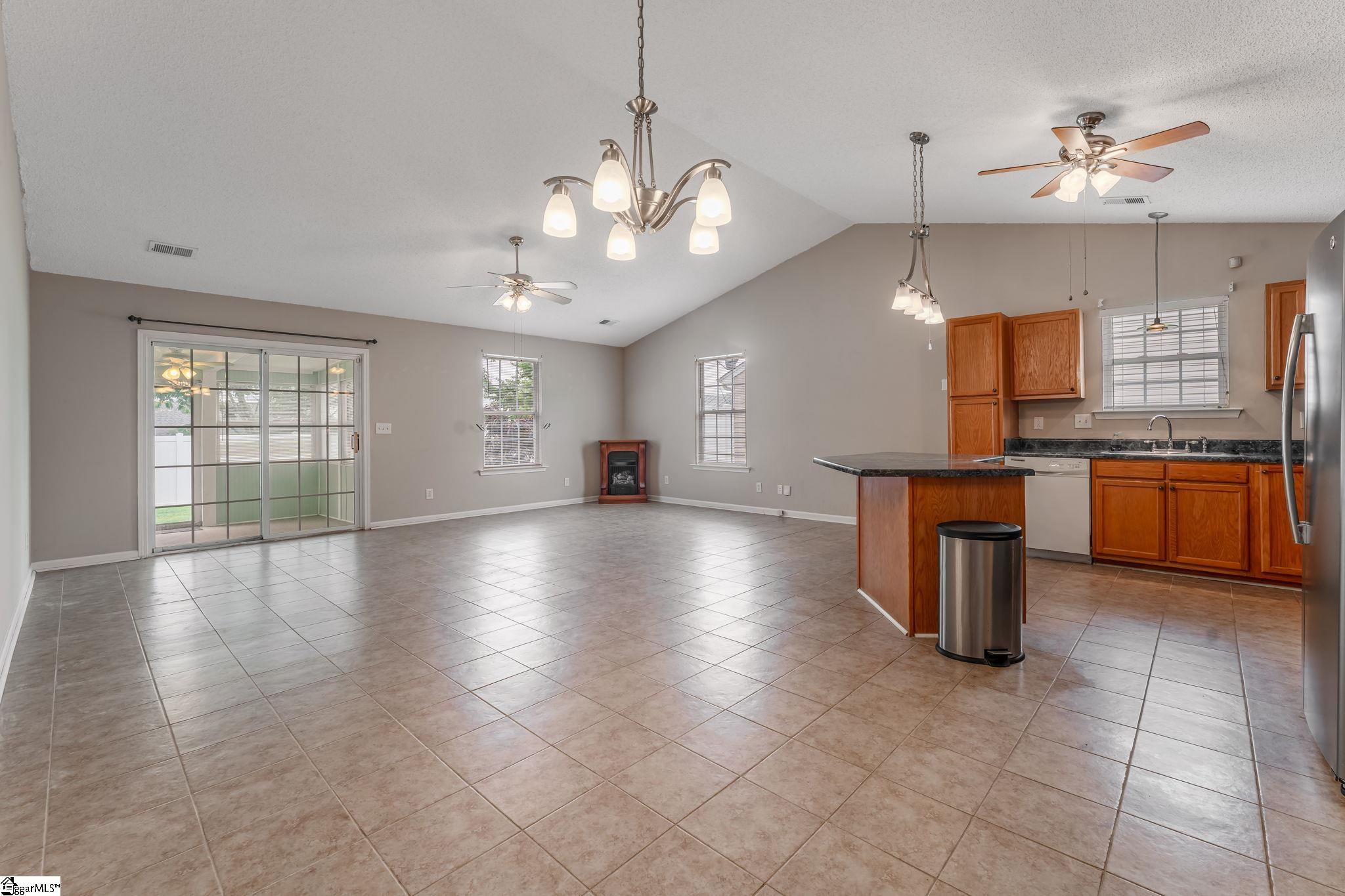 365 Honor Road Duncan, SC 29334 - Photo 4 of 29 Gallery Image 4