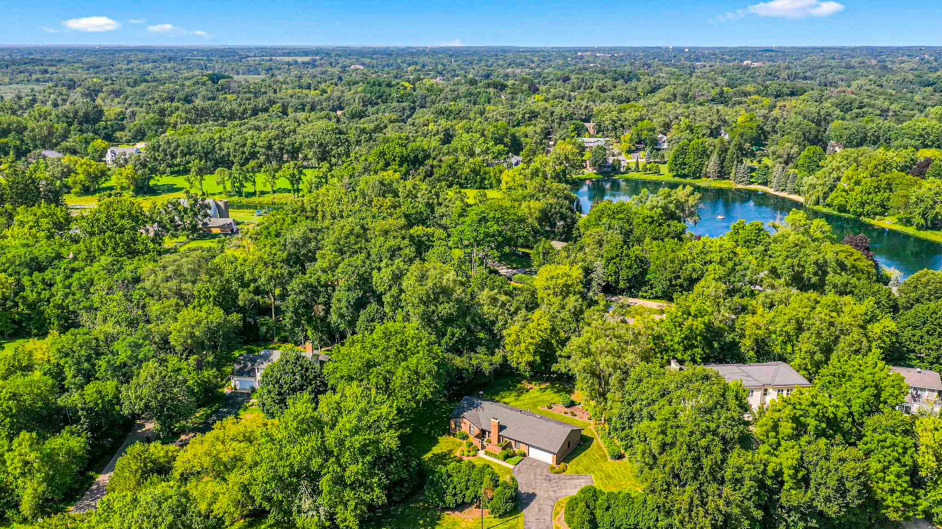 806 Roberts Road Tower Lakes, IL 60010 - Photo 3 of 53 Gallery Image 3