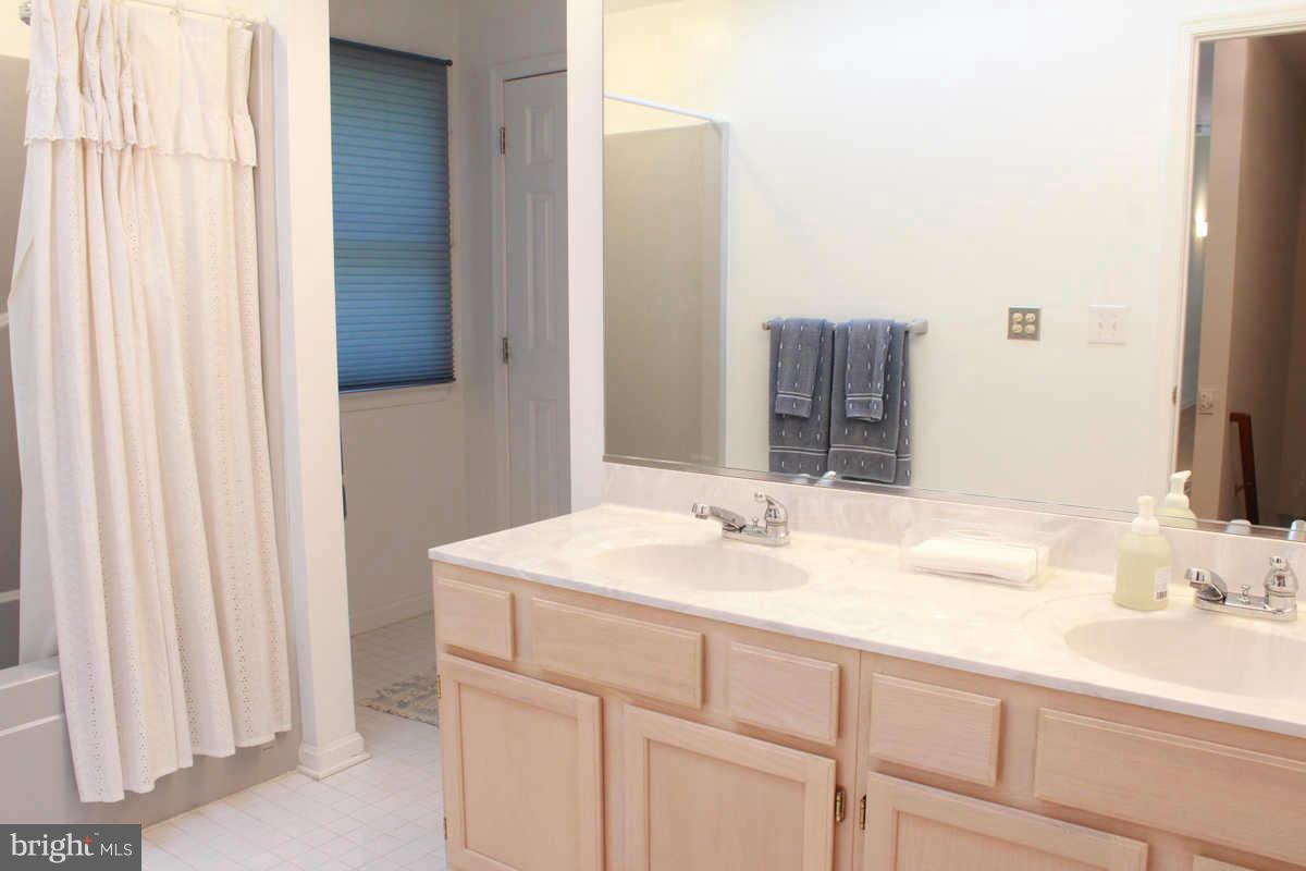 1505 Warfield Road Edgewater, MD 21037 - Photo 22 of 30 Bath (Master)