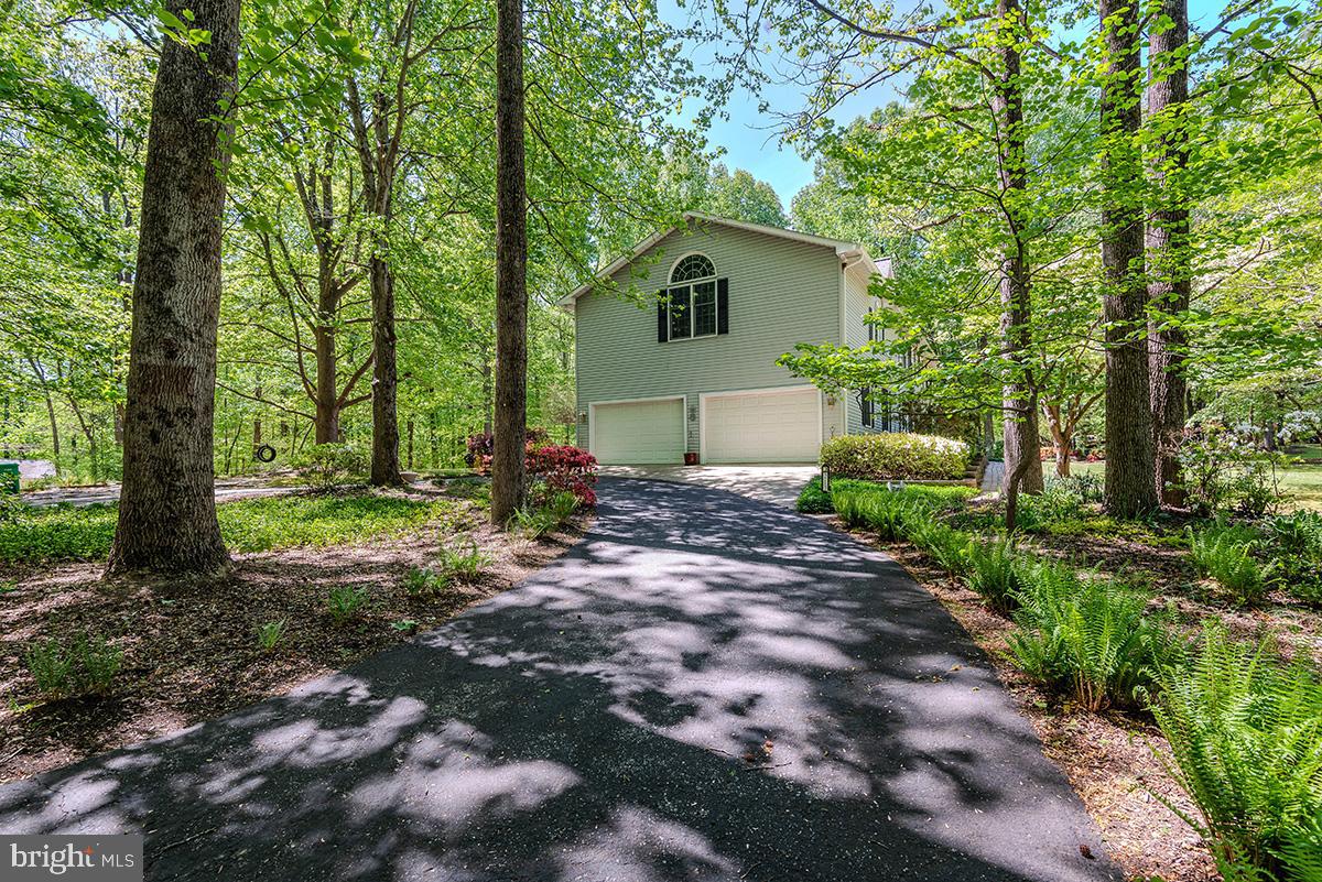 213 King James Road Upper Marlboro, MD 20774 - Photo 31 of 41 A two car garage for your vehicles.