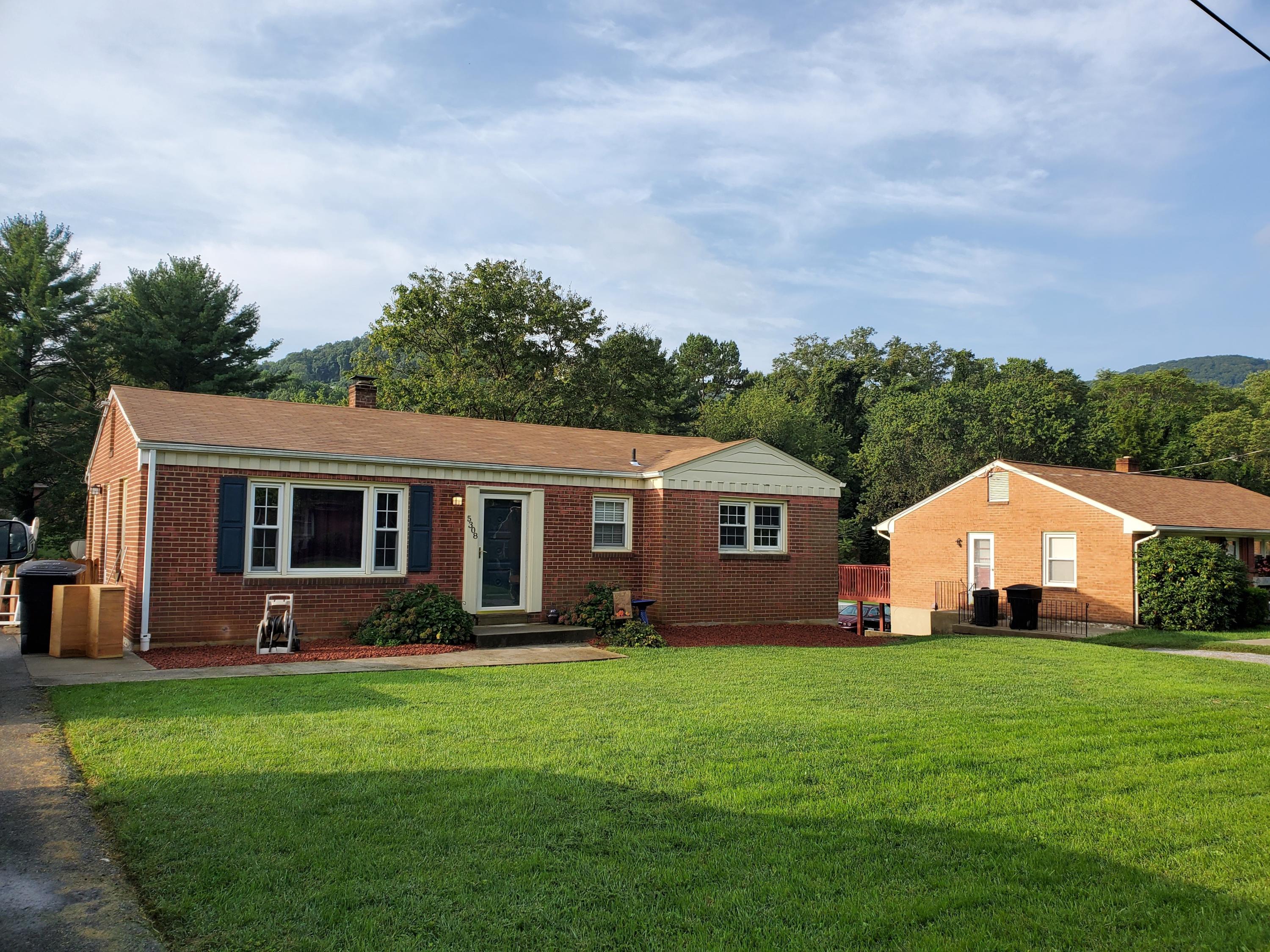 5308 Grandin Rd Extension Roanoke, VA 24018 - Photo 1 of 30 Front