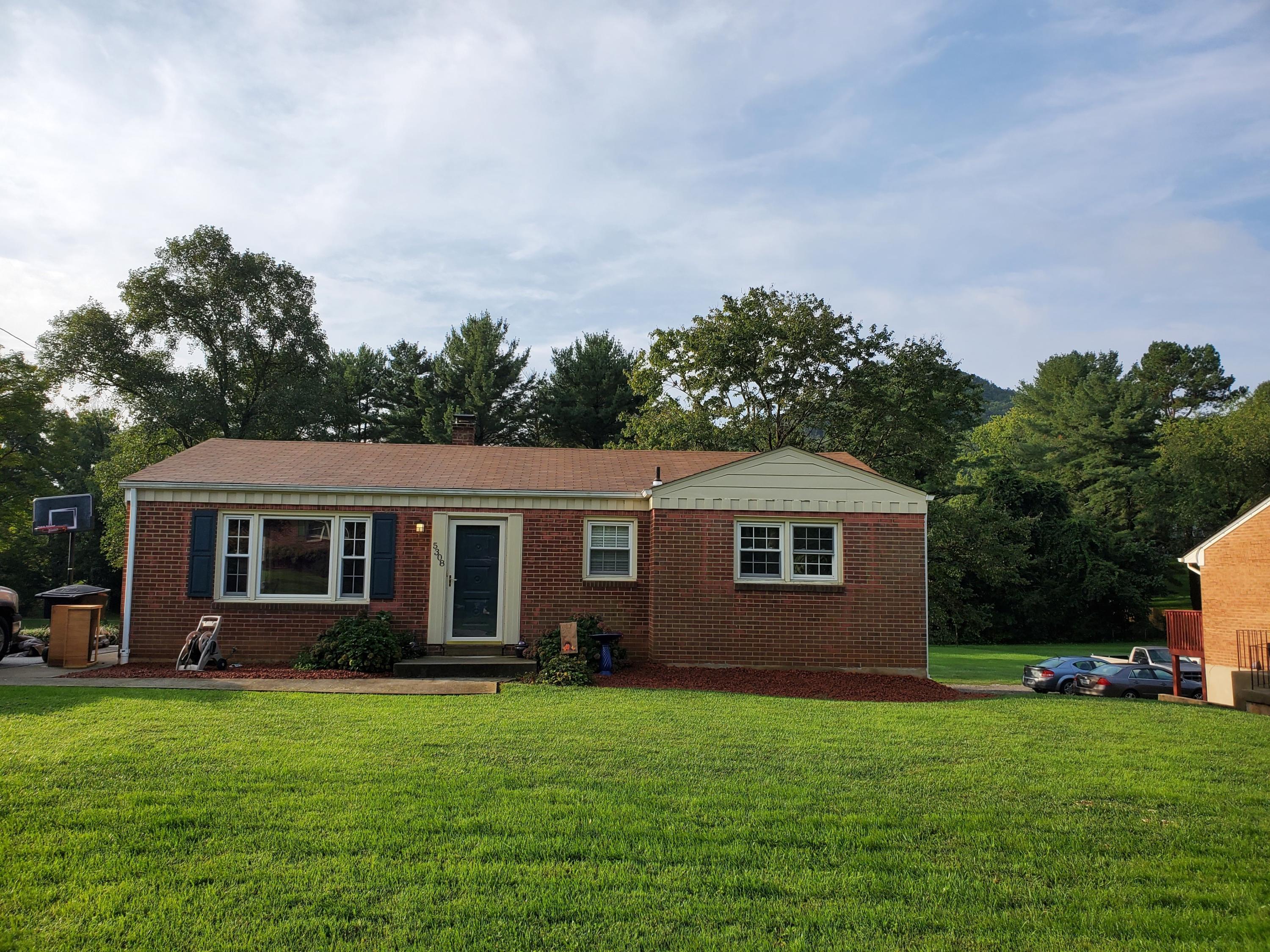 5308 Grandin Rd Extension Roanoke, VA 24018 - Photo 2 of 30 Front