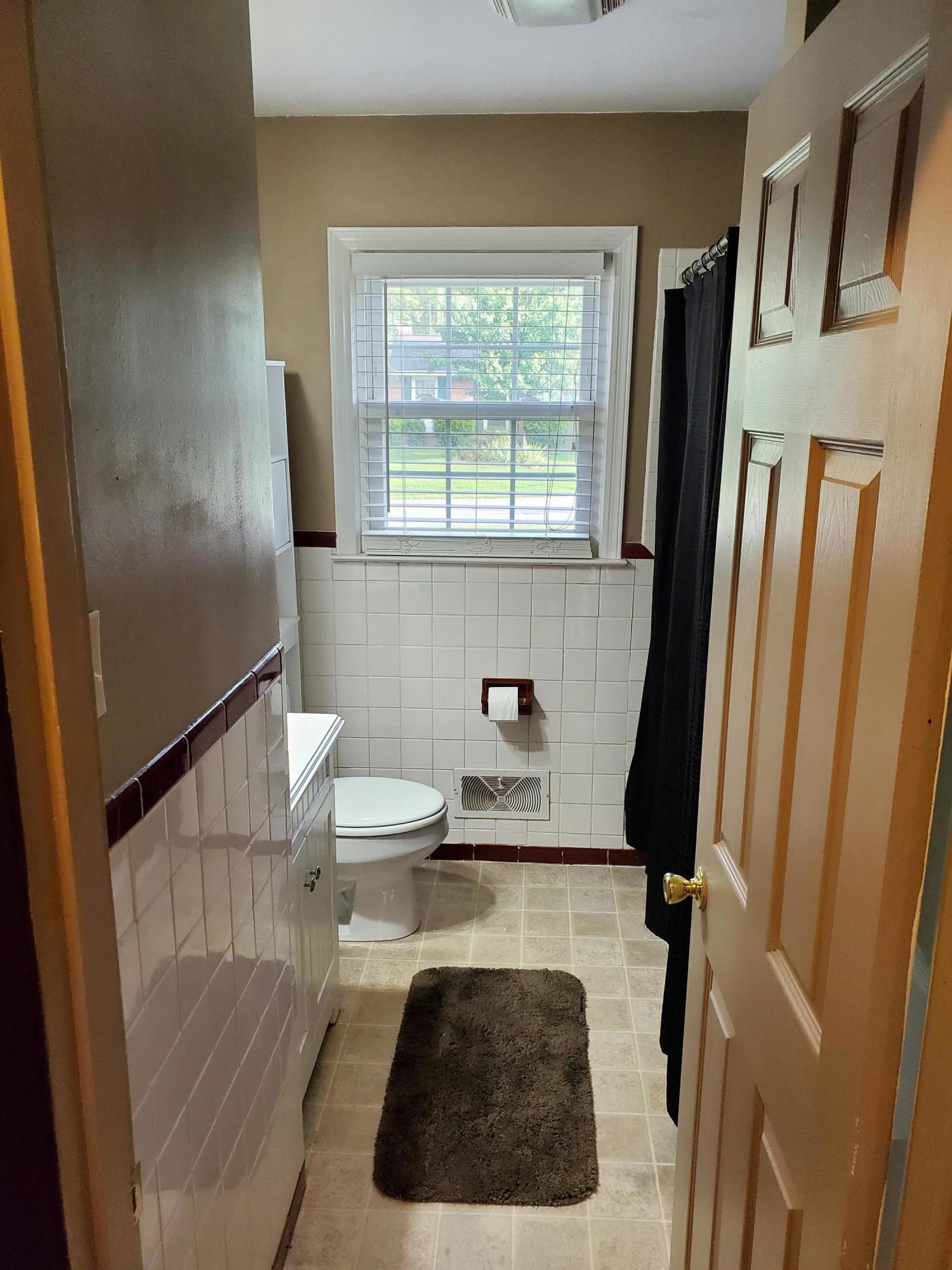 5308 Grandin Rd Extension Roanoke, VA 24018 - Photo 17 of 30 Bathroom