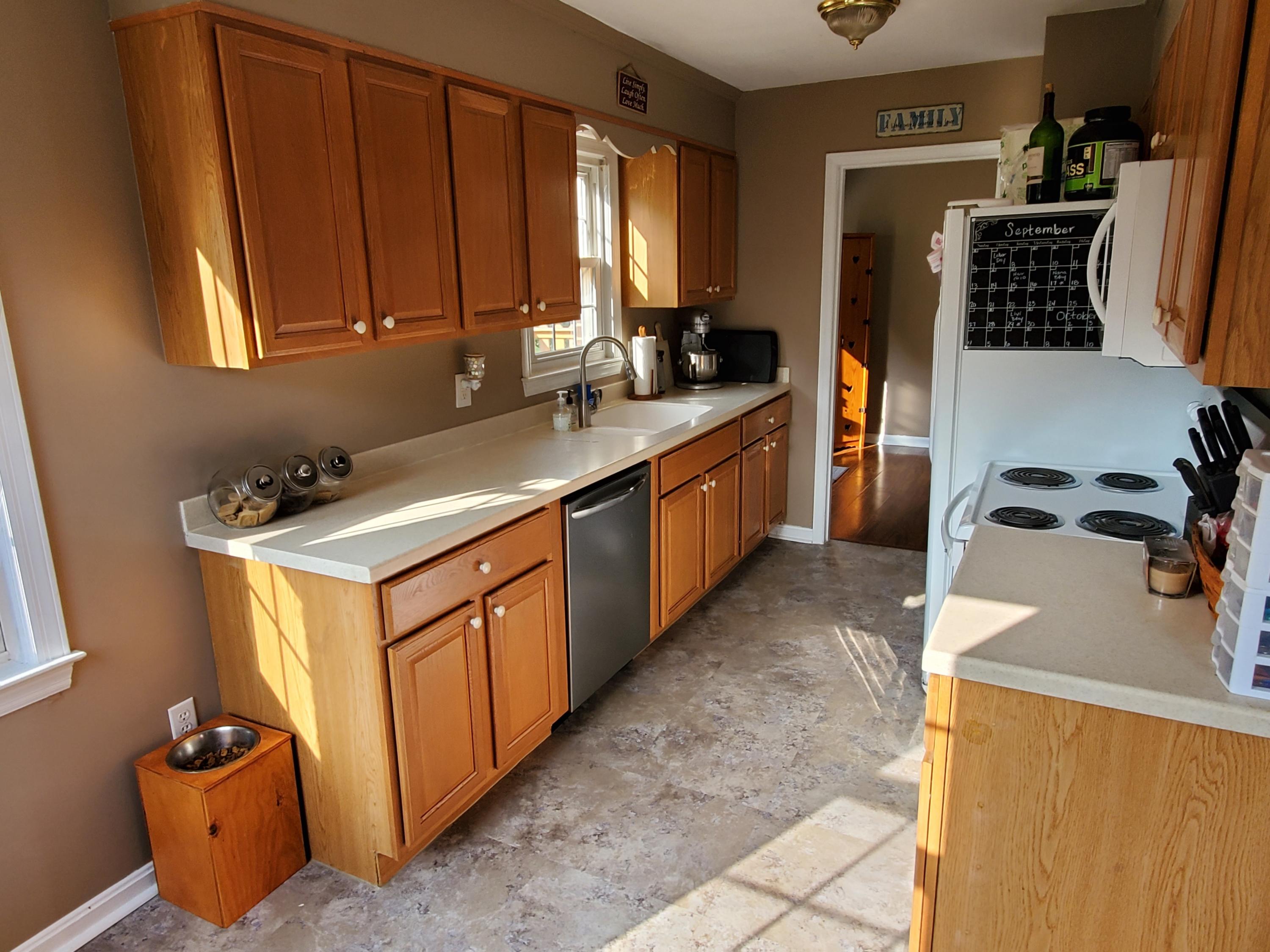 5308 Grandin Rd Extension Roanoke, VA 24018 - Photo 7 of 30 Kitchen