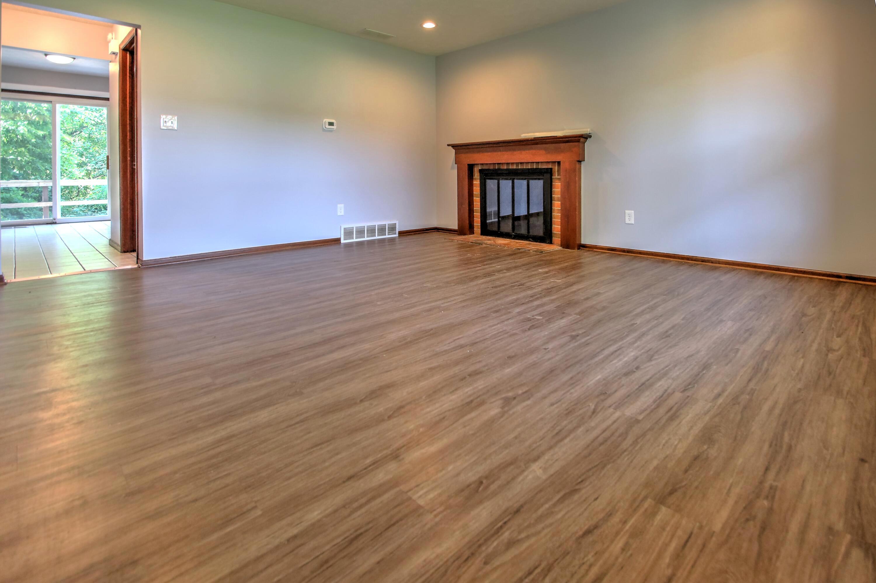 8653 Refugee Road Pickerington, OH 43147 - Photo 6 of 32 6 living room