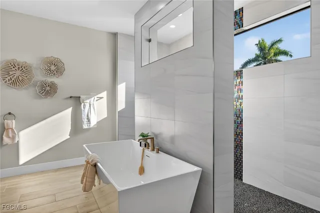 $4,149,000 | 1024 Dolphin Drive, Cape Coral, FL 33904