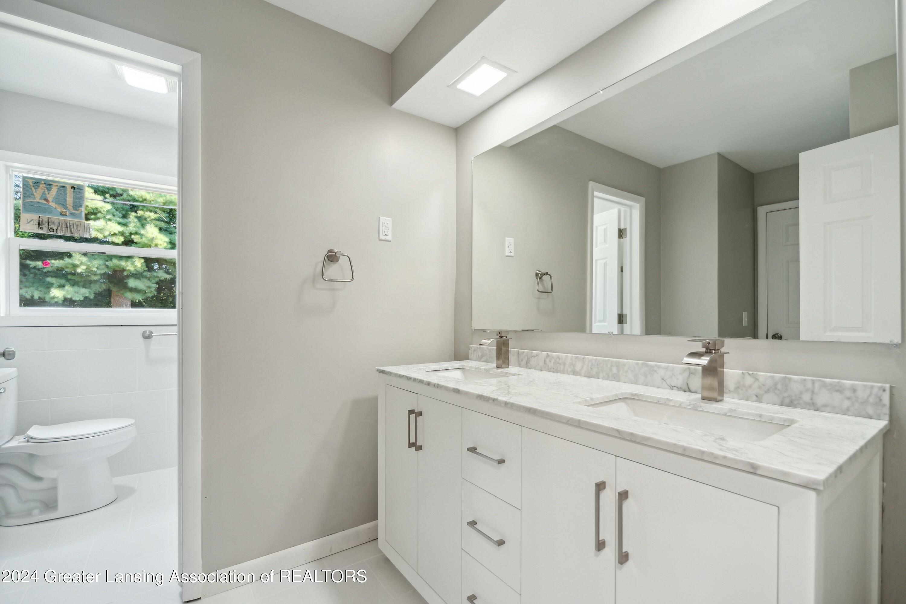 2826 North Cambridge Road Lansing, MI 48911 - Photo 20 of 33 tempImagelmiBz8