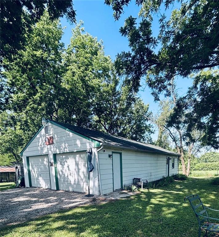 1033 East 1800th Road Lawrence, KS 66046 - Photo 39 of 61