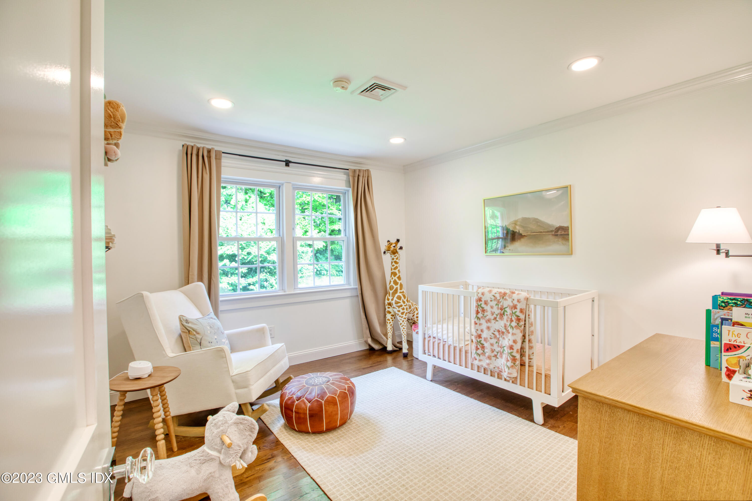 340 Webbs Hill Road Stamford, CT 06903 - Photo 24 of 36 a living room with furniture and a window