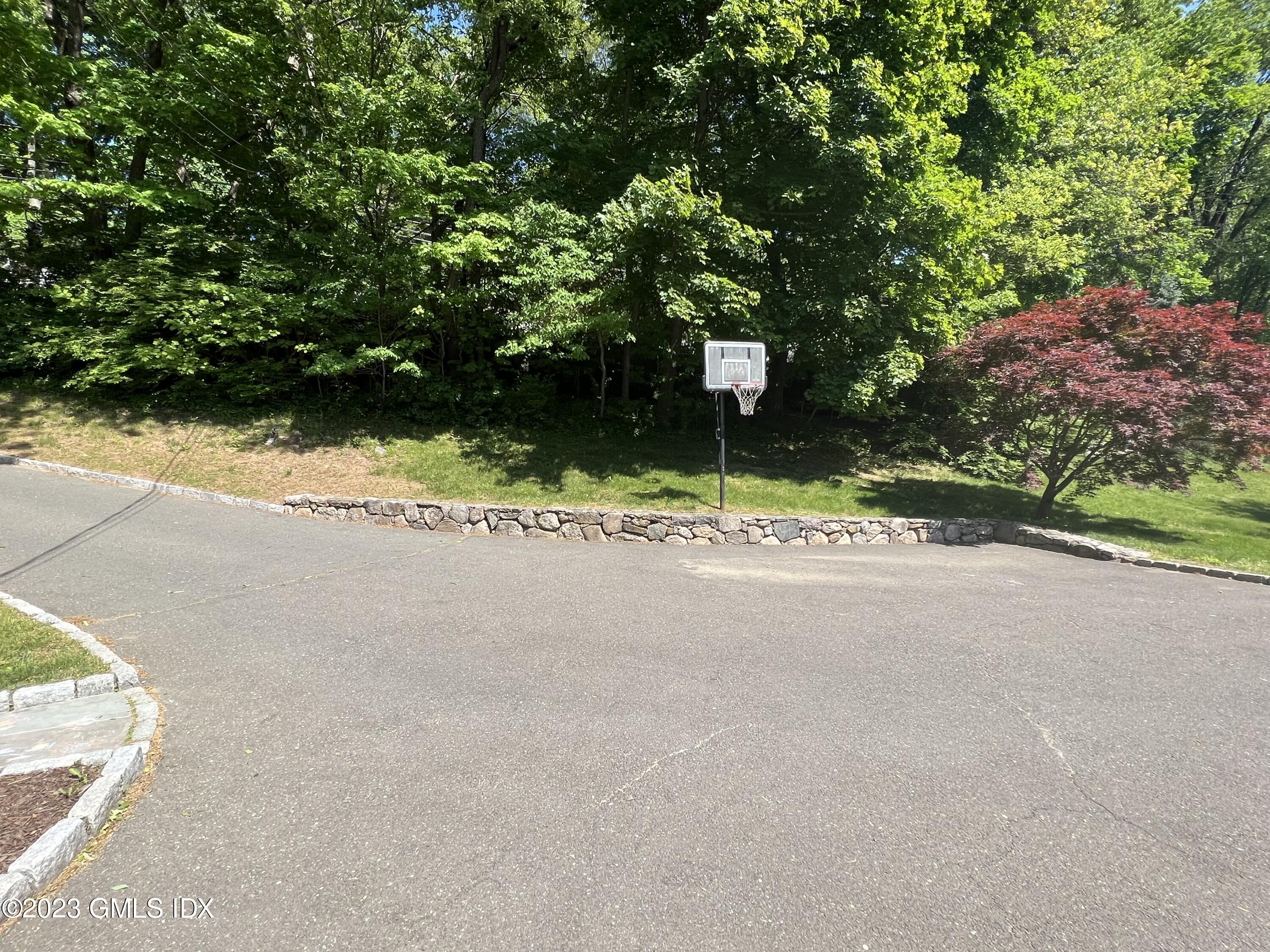 340 Webbs Hill Road Stamford, CT 06903 - Photo 36 of 36 a view of road and yard