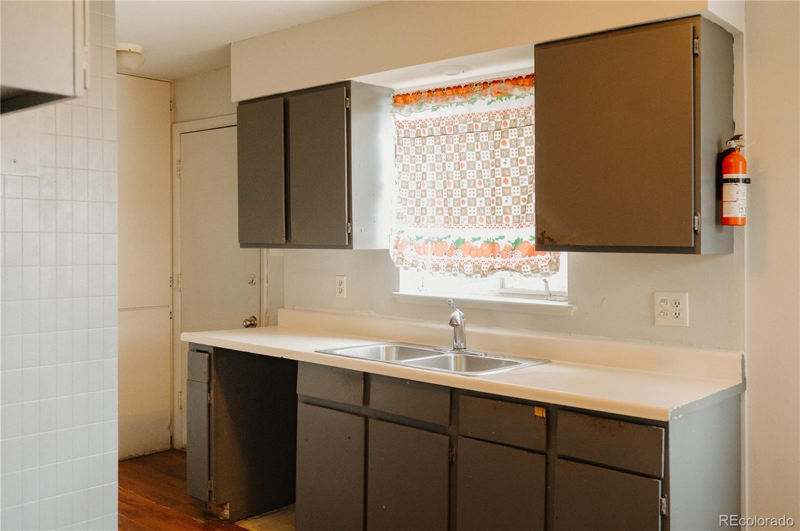 5 Stuart Street Denver, CO 80219 - Photo 5 of 10