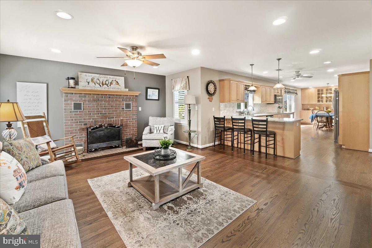 28620 Clarksburg Road Damascus, MD 20872 - Photo 12 of 79 Wonderful Living Area!