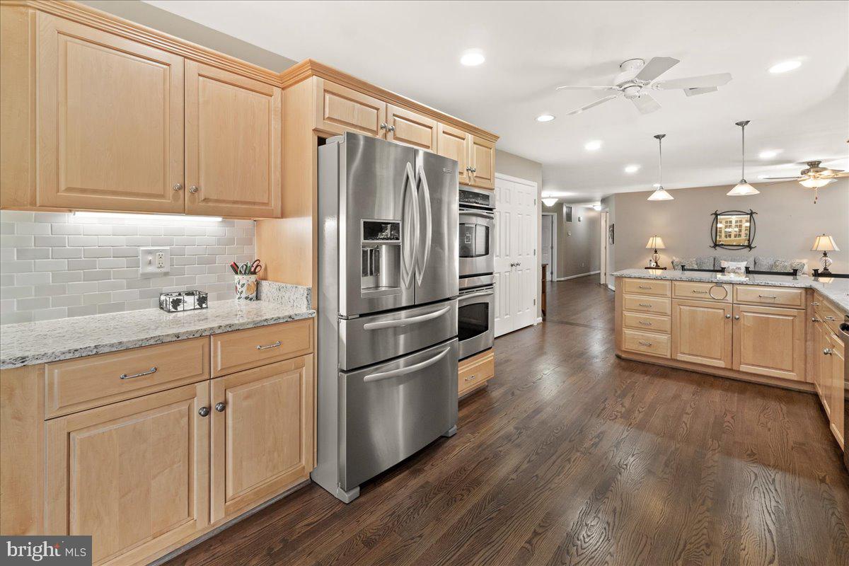 28620 Clarksburg Road Damascus, MD 20872 - Photo 17 of 79 Stunning Kitchen!