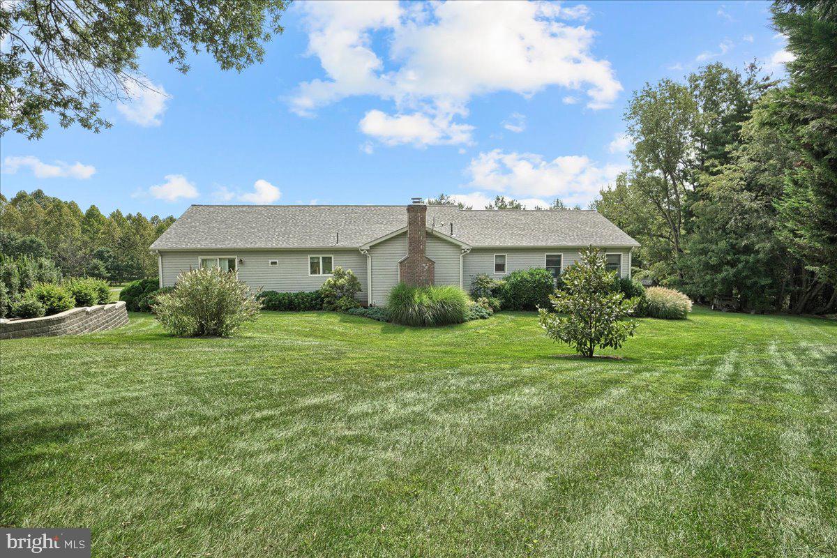 28620 Clarksburg Road Damascus, MD 20872 - Photo 6 of 79 Beautiful Backyard!