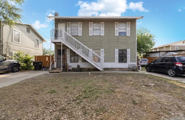 a house view with a outdoor space
