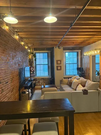 $3,995 | 101 Broad Street, Unit 4D, Boston, MA 02110