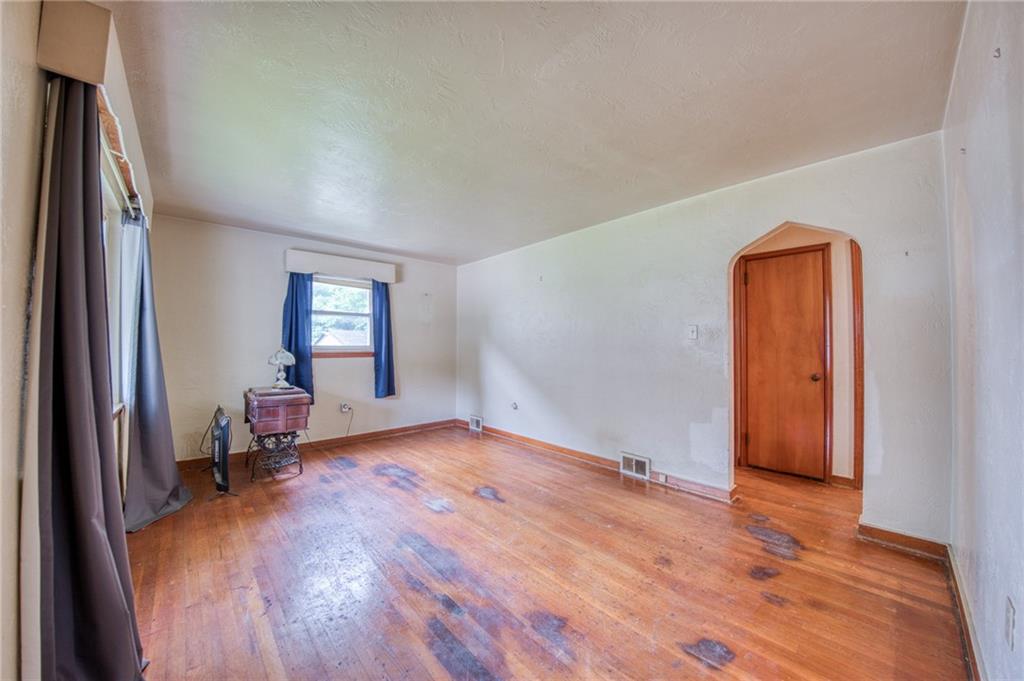 793 Becks Run Road Pittsburgh, PA 15210 - Photo 2 of 33