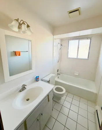 $1,300 | 8549 151st Street, Unit 3E, Orland Park, IL 60462