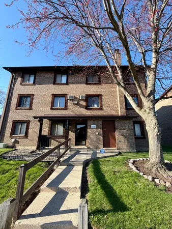 $1,300 | 8549 151st Street, Unit 3E, Orland Park, IL 60462