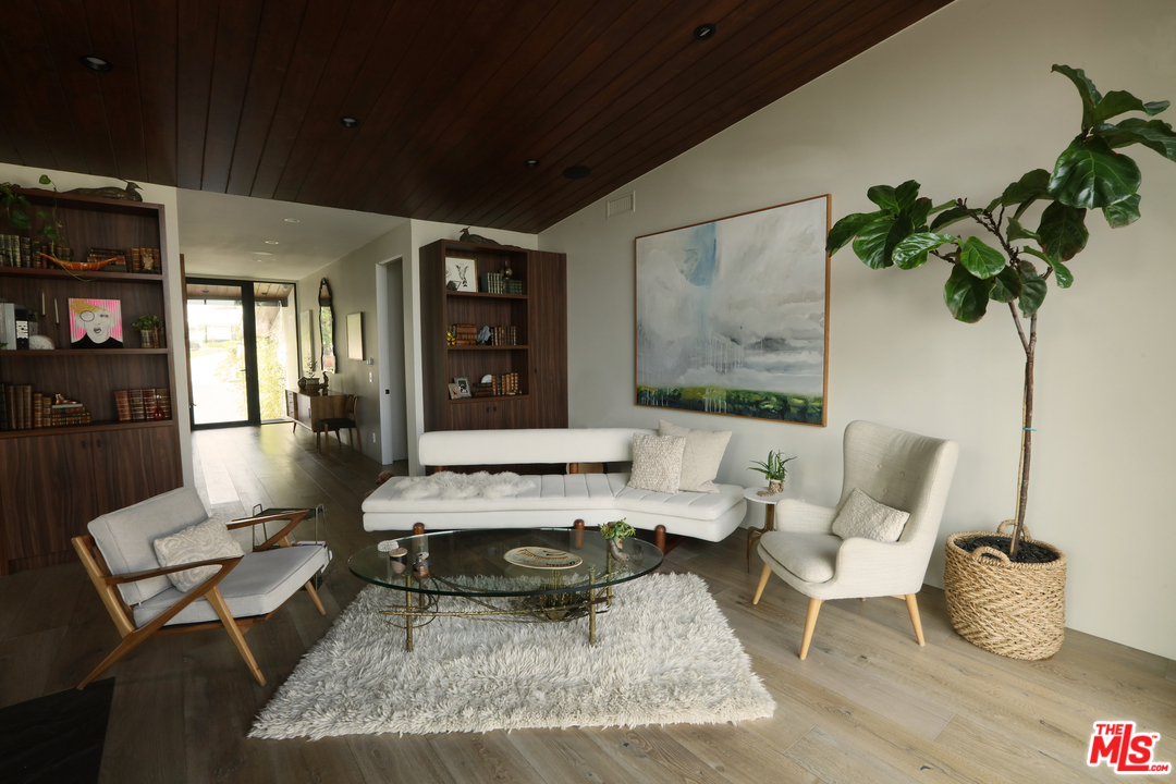 2652 Byron Place Los Angeles, CA 90046 - Photo 4 of 15 a living room with furniture and a potted plant