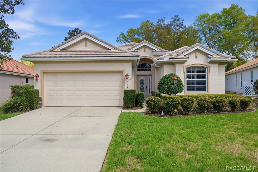 635 West Doerr Path Hernando, FL 34442 - Photo 3 of 68
