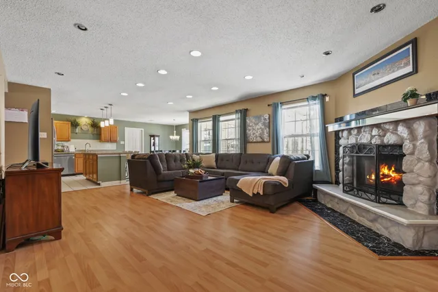 $400,000 | 14886 Redcliff Drive, Noblesville, IN 46062