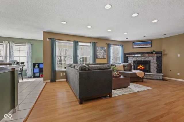 $400,000 | 14886 Redcliff Drive, Noblesville, IN 46062