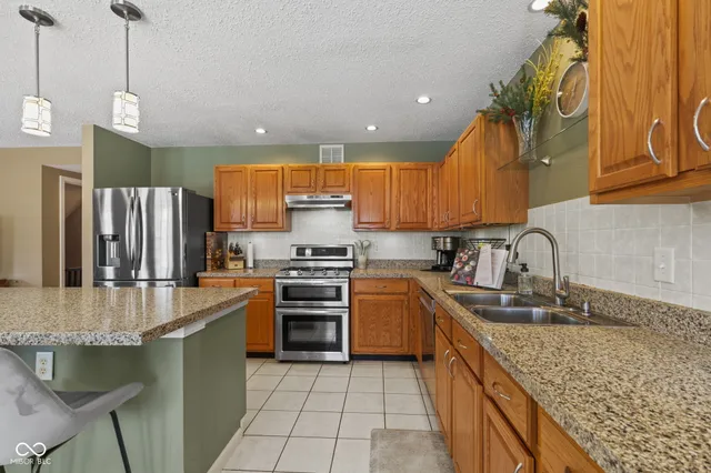 $400,000 | 14886 Redcliff Drive, Noblesville, IN 46062