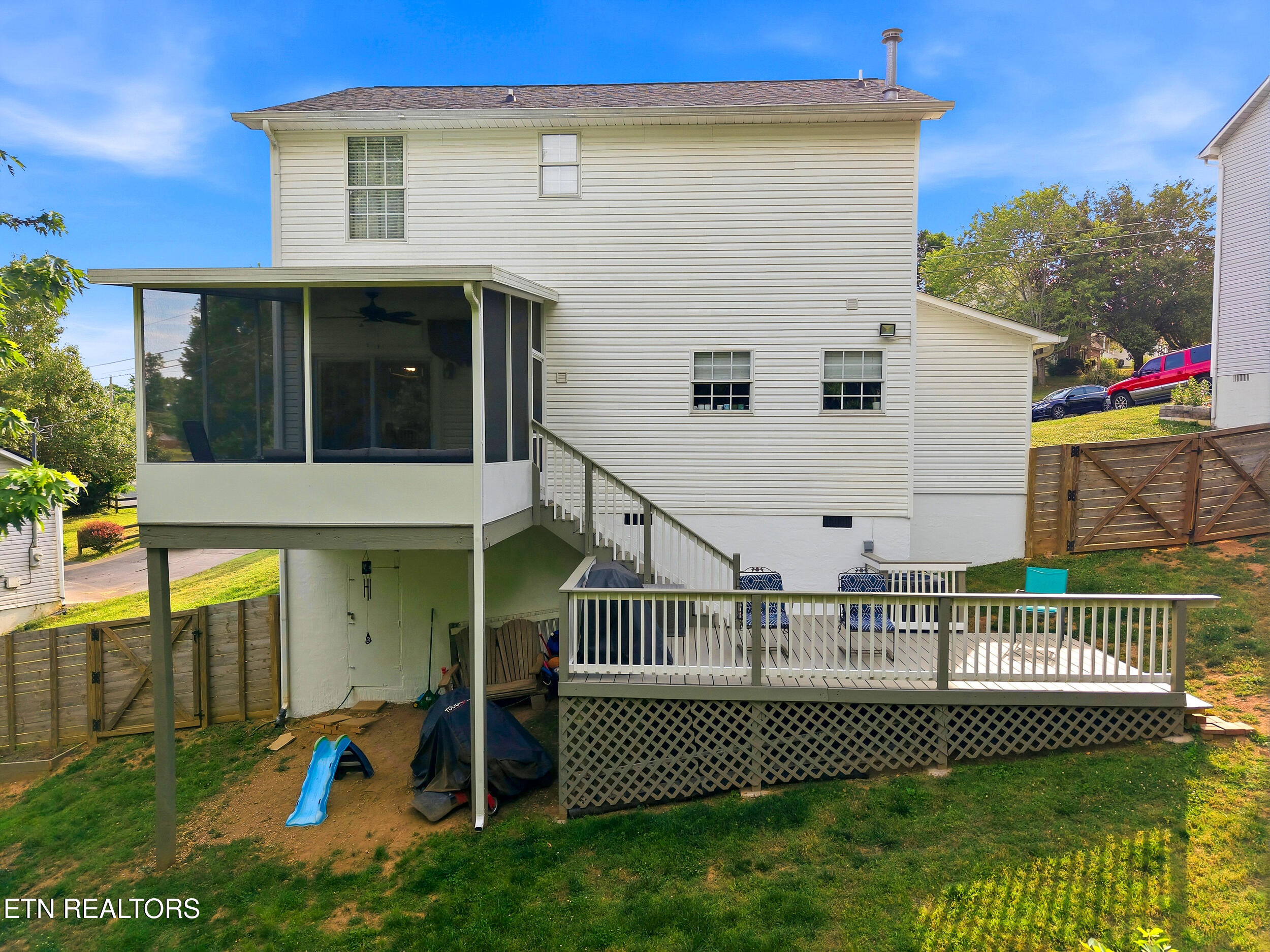 8258 Oak Terrace Lane Powell, TN 37849 - Photo 5 of 47 5_8258_oak_terrace_ln_0005