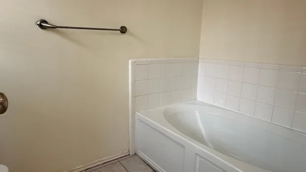 $1,900 | 13111 Leader Trail, Houston, TX 77072