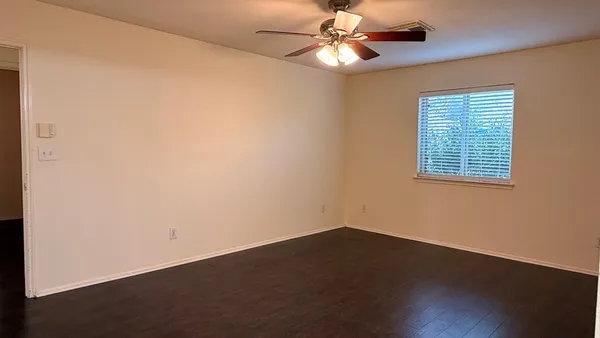 $1,900 | 13111 Leader Trail, Houston, TX 77072