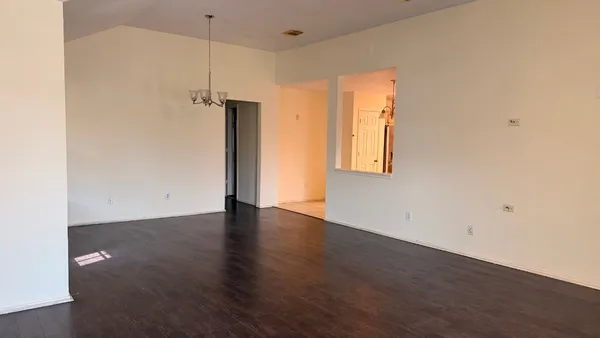 $1,900 | 13111 Leader Trail, Houston, TX 77072