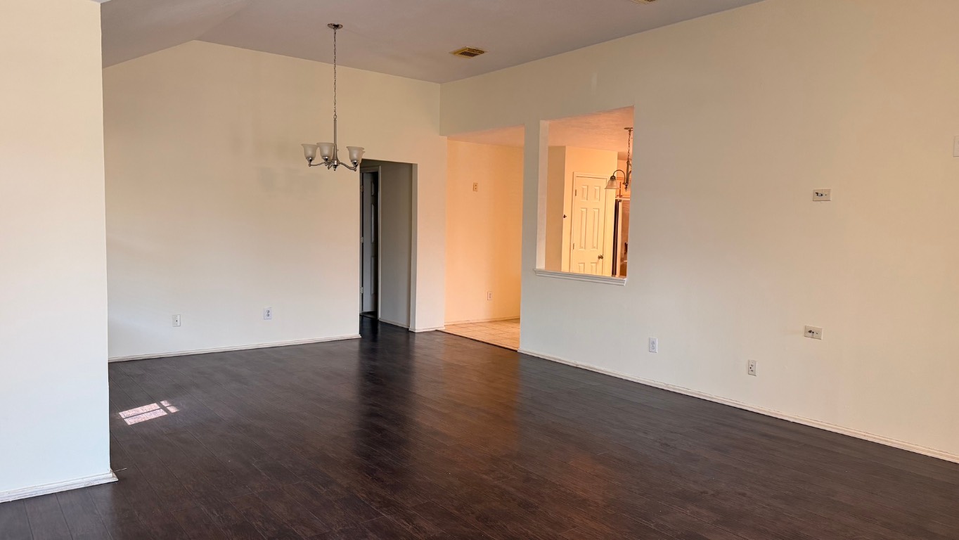 13111 Leader Trail Houston, TX 77072 - Photo 3 of 20