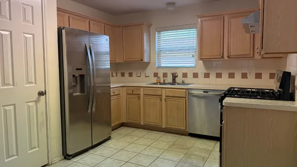 $1,900 | 13111 Leader Trail, Houston, TX 77072