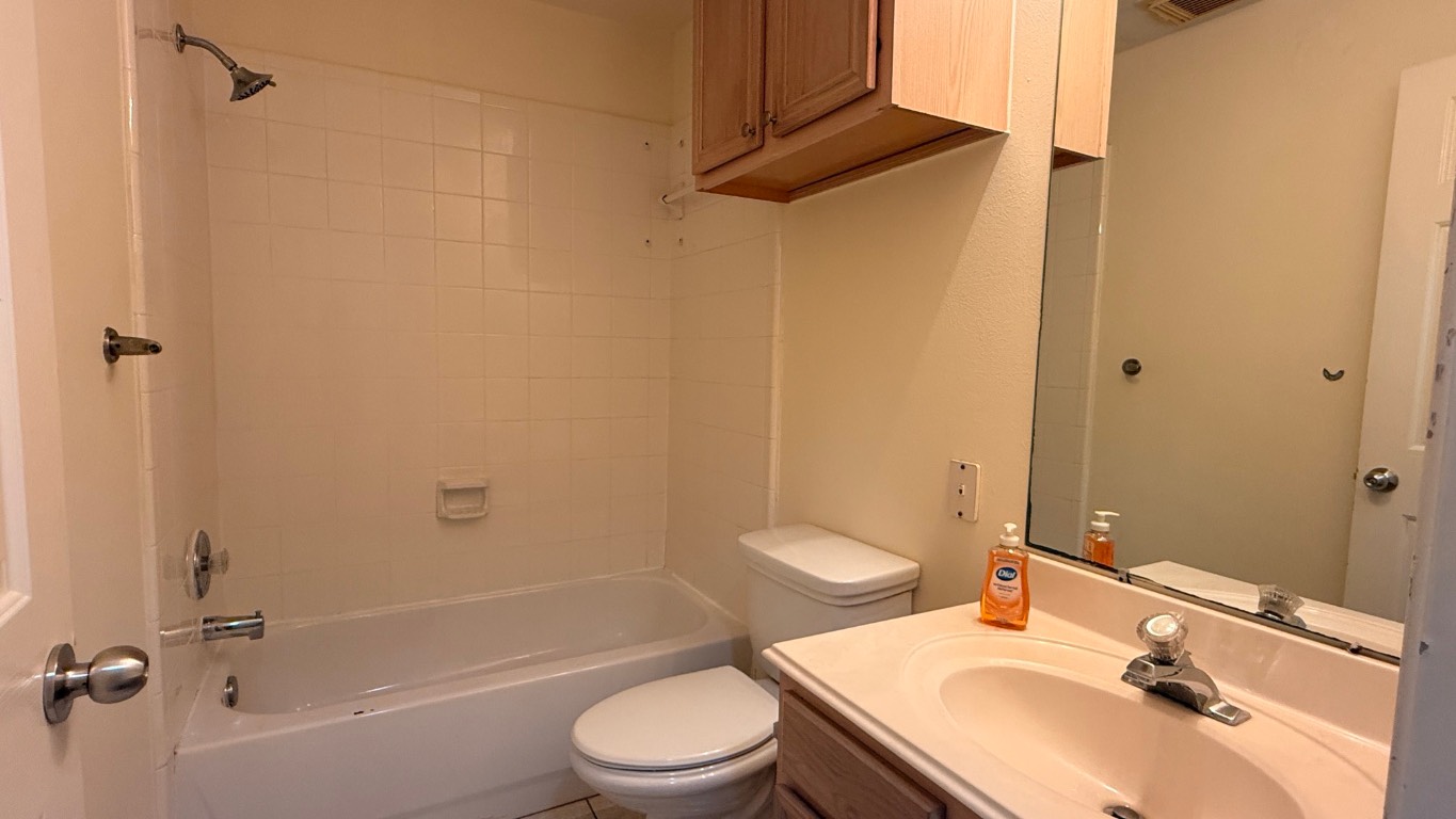 13111 Leader Trail Houston, TX 77072 - Photo 8 of 20