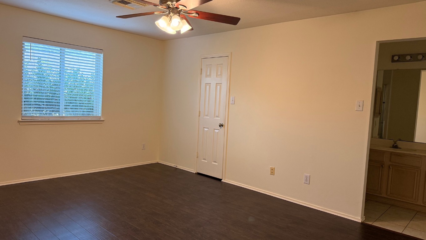 13111 Leader Trail Houston, TX 77072 - Photo 9 of 20