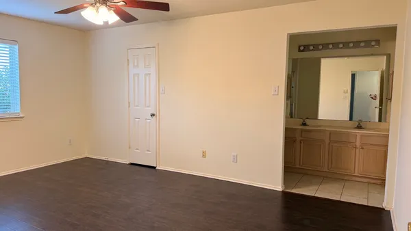 $1,900 | 13111 Leader Trail, Houston, TX 77072