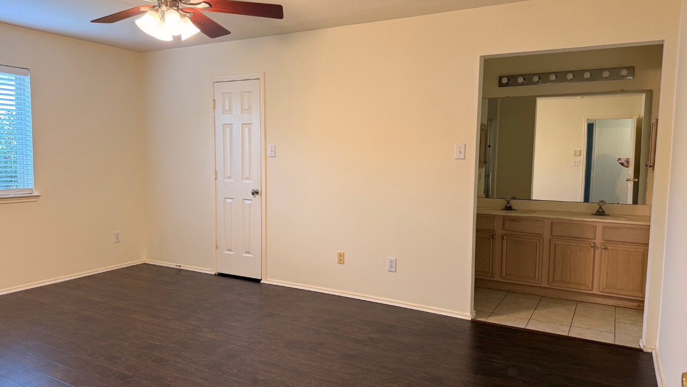 13111 Leader Trail Houston, TX 77072 - Photo 10 of 20