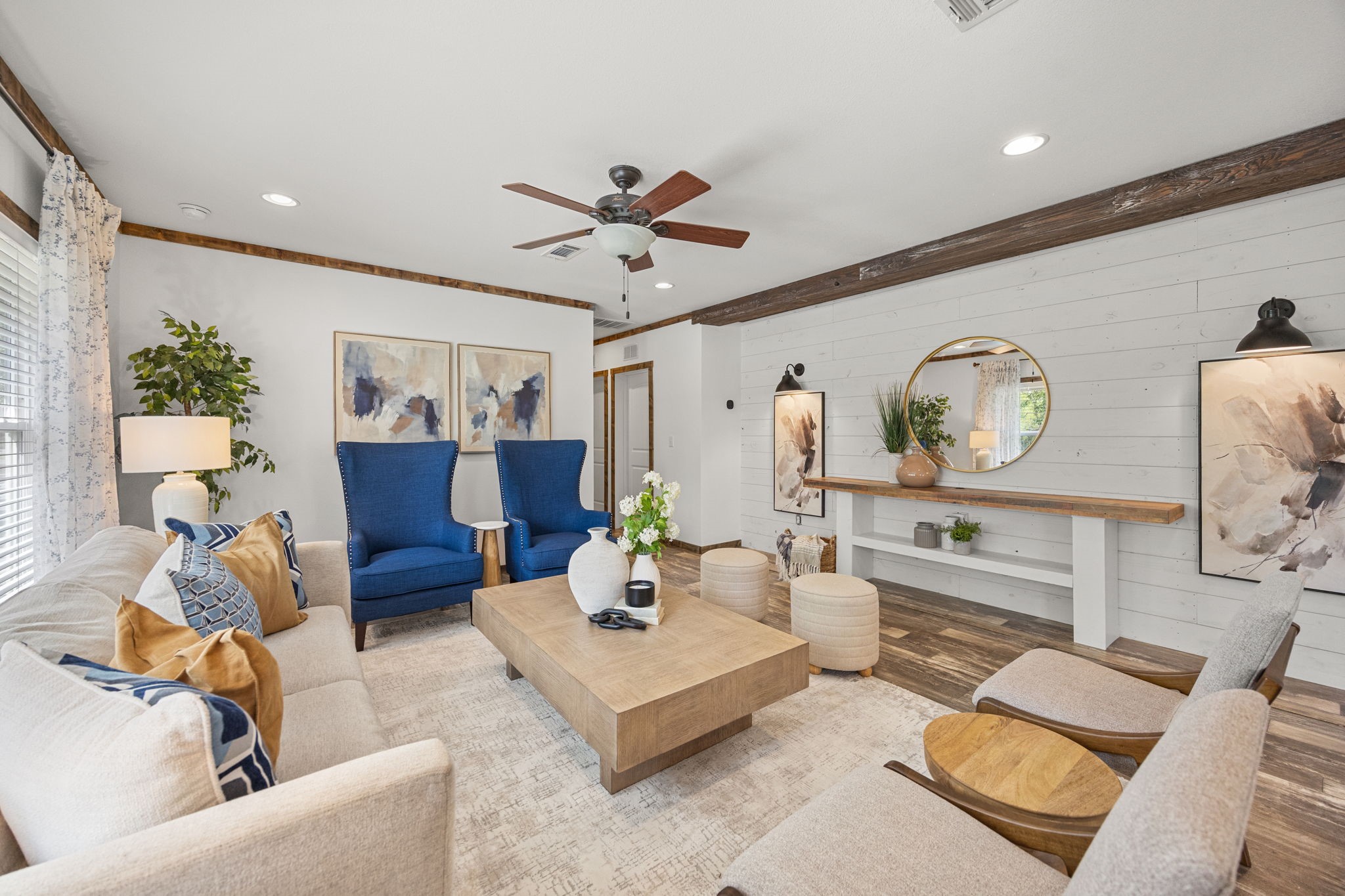 12708 28th Street Santa Fe, TX 77510 - Photo 14 of 29 a living room with furniture