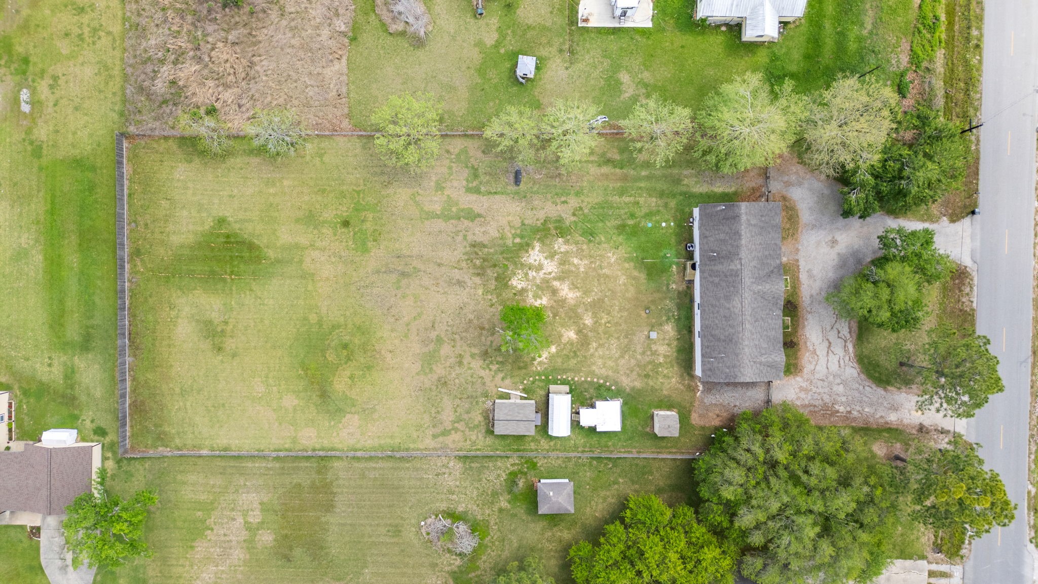 12708 28th Street Santa Fe, TX 77510 - Photo 29 of 29 a picture of a bathroom