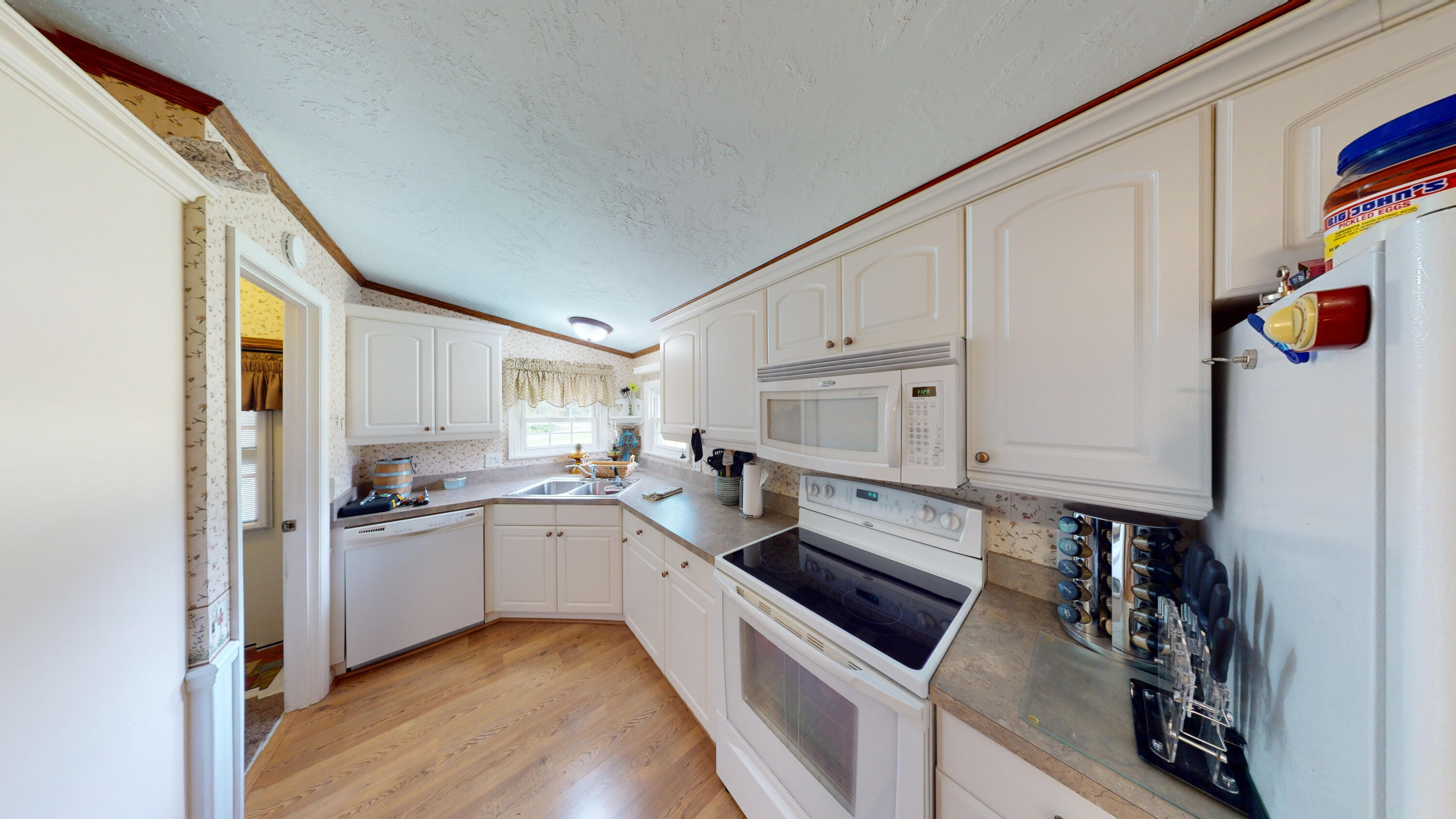 517 Red Cloud Road Ten Mile, TN 37880 - Photo 8 of 36 4-Kitchen 1