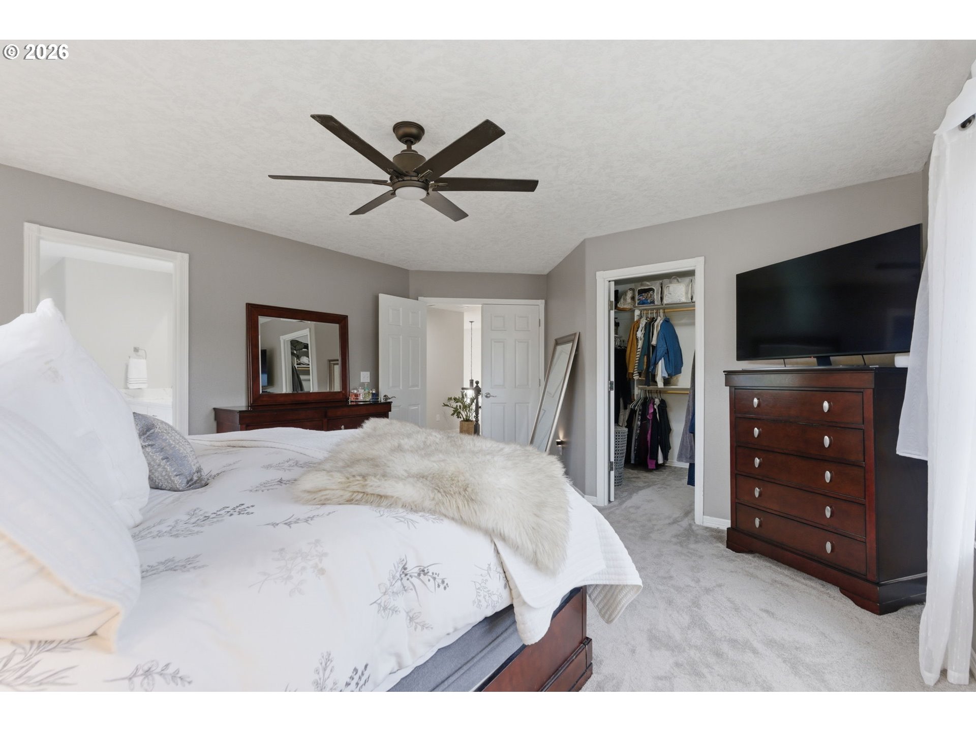 350 Southwest 37th Terrace Gresham, OR 97080 - Photo 14 of 30 Owner's Suite Bedroom