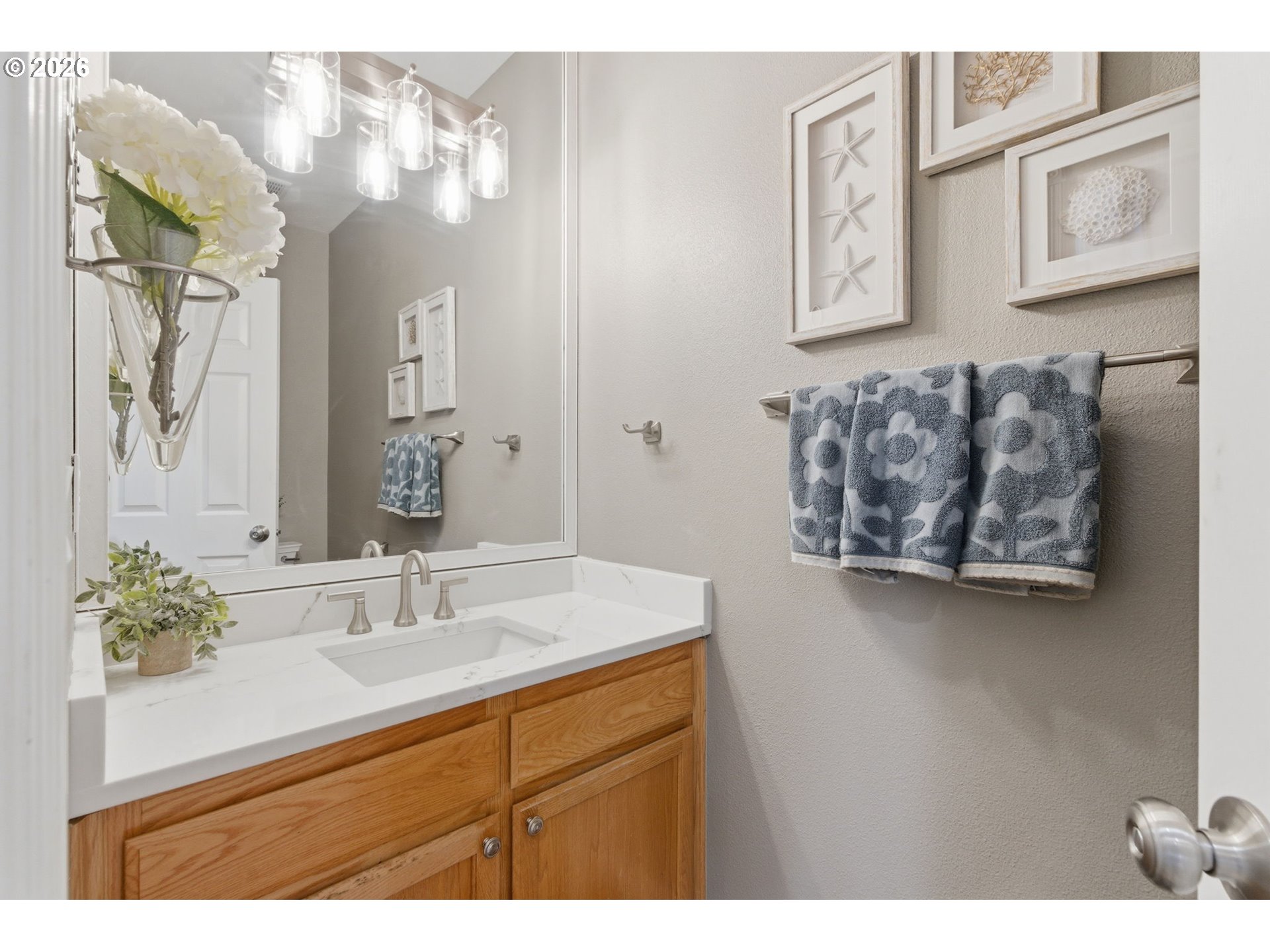 350 Southwest 37th Terrace Gresham, OR 97080 - Photo 23 of 30 Bathroom
