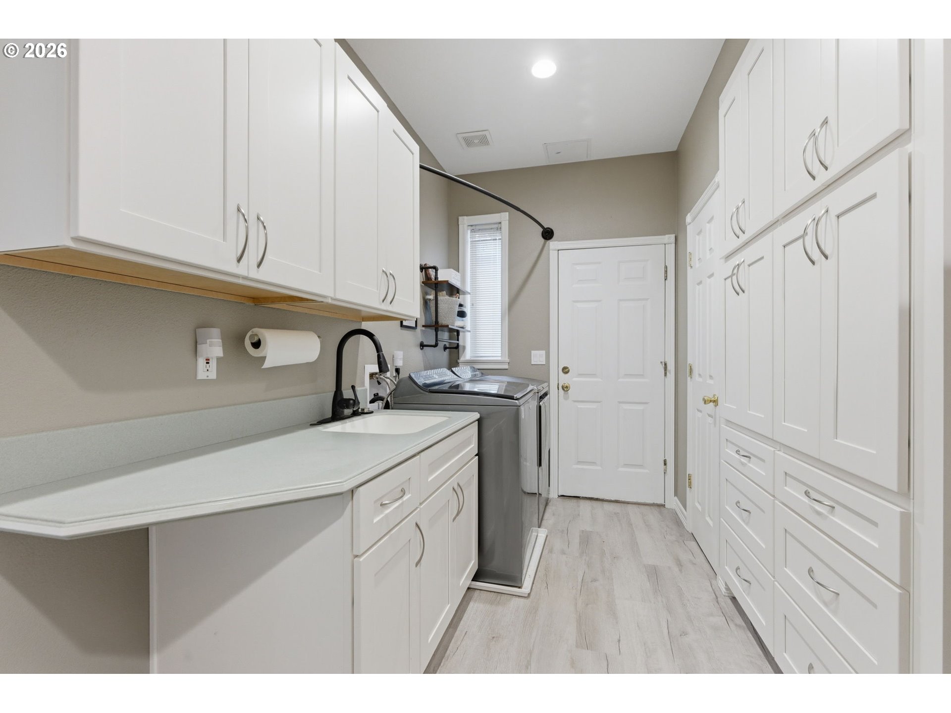 350 Southwest 37th Terrace Gresham, OR 97080 - Photo 24 of 30 Laundry