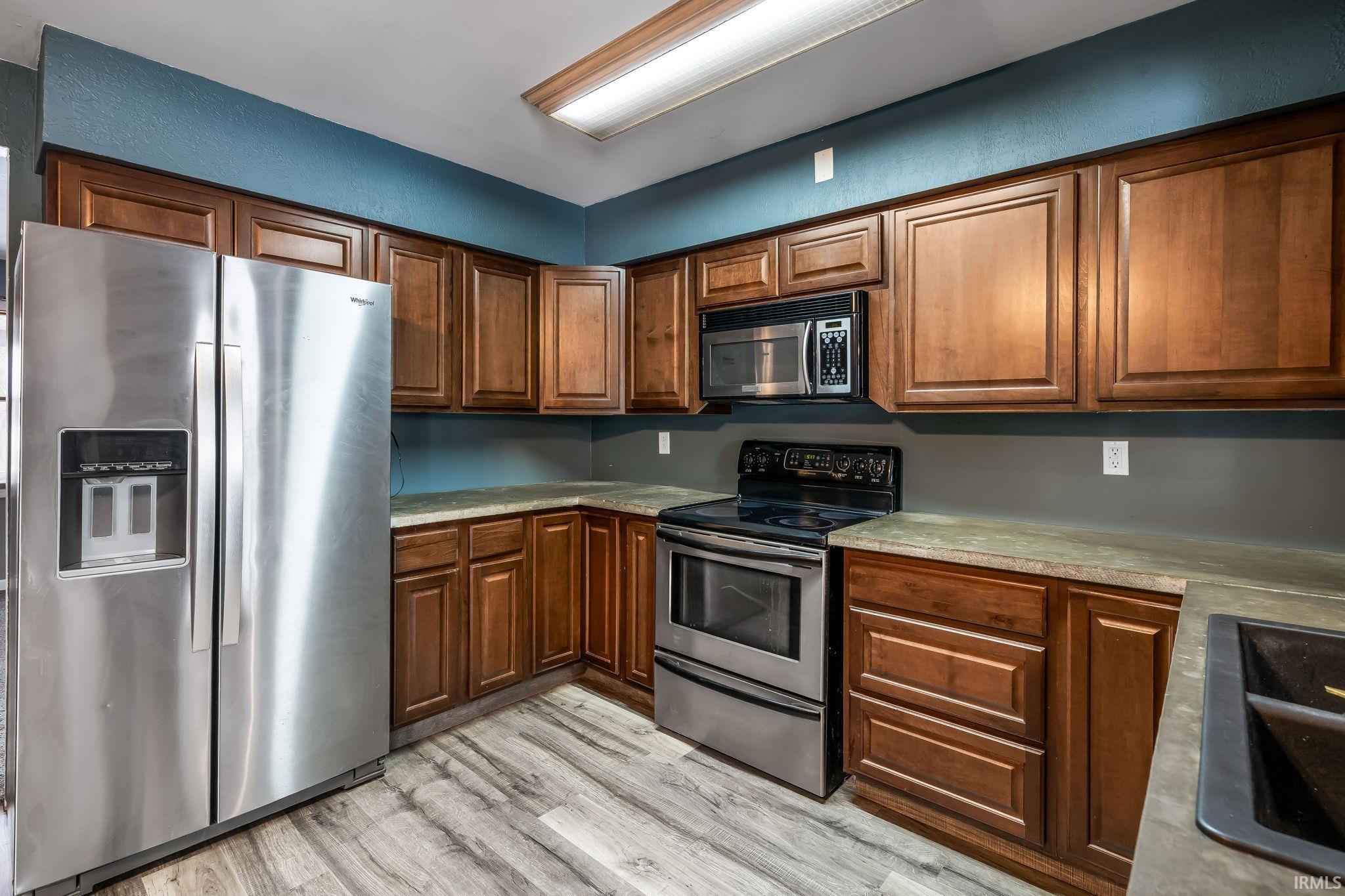 2121 Landin Road New Haven, IN 46774 - Photo 8 of 36 Gallery Image 8