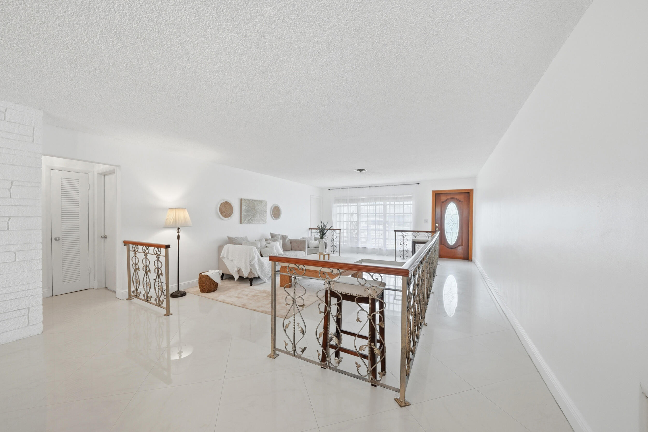 5501 Monroe Street Hollywood, FL 33021 - Photo 6 of 31 059