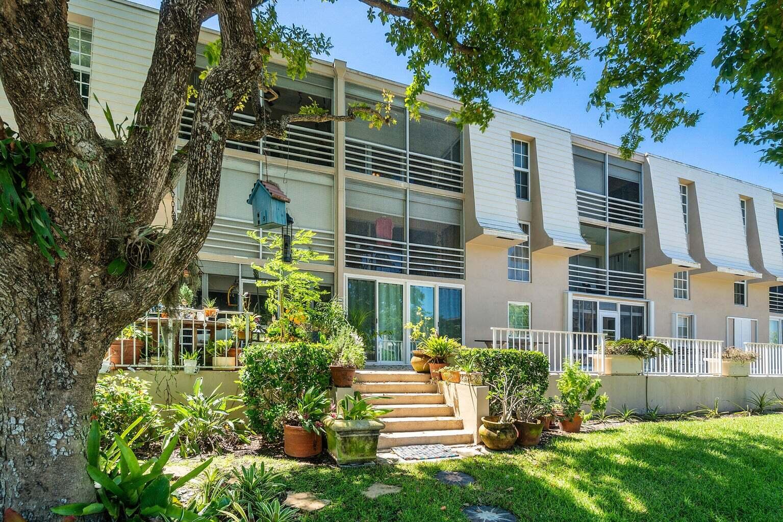 773 Jeffery Street, Unit 4206 Boca Raton, FL 33487 - Photo 4 of 27 Rear View of Building