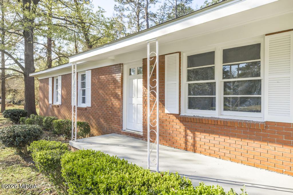 918 Henderson Street Dublin, GA 31021 - Photo 4 of 8 918_Henderson_St_7 (8)